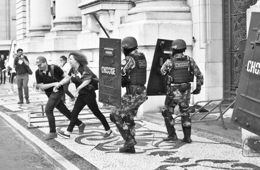 Registros de parte do ato do CPERS/Sindicato, sindicato dos professores estaduais do RS (26-11-2019)